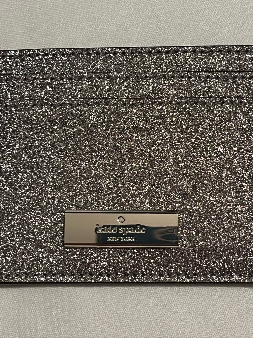 Kate Spade Silver Glitter Card Holder Wallet NWOT w/ Dust Bag - Picture 2 of 11